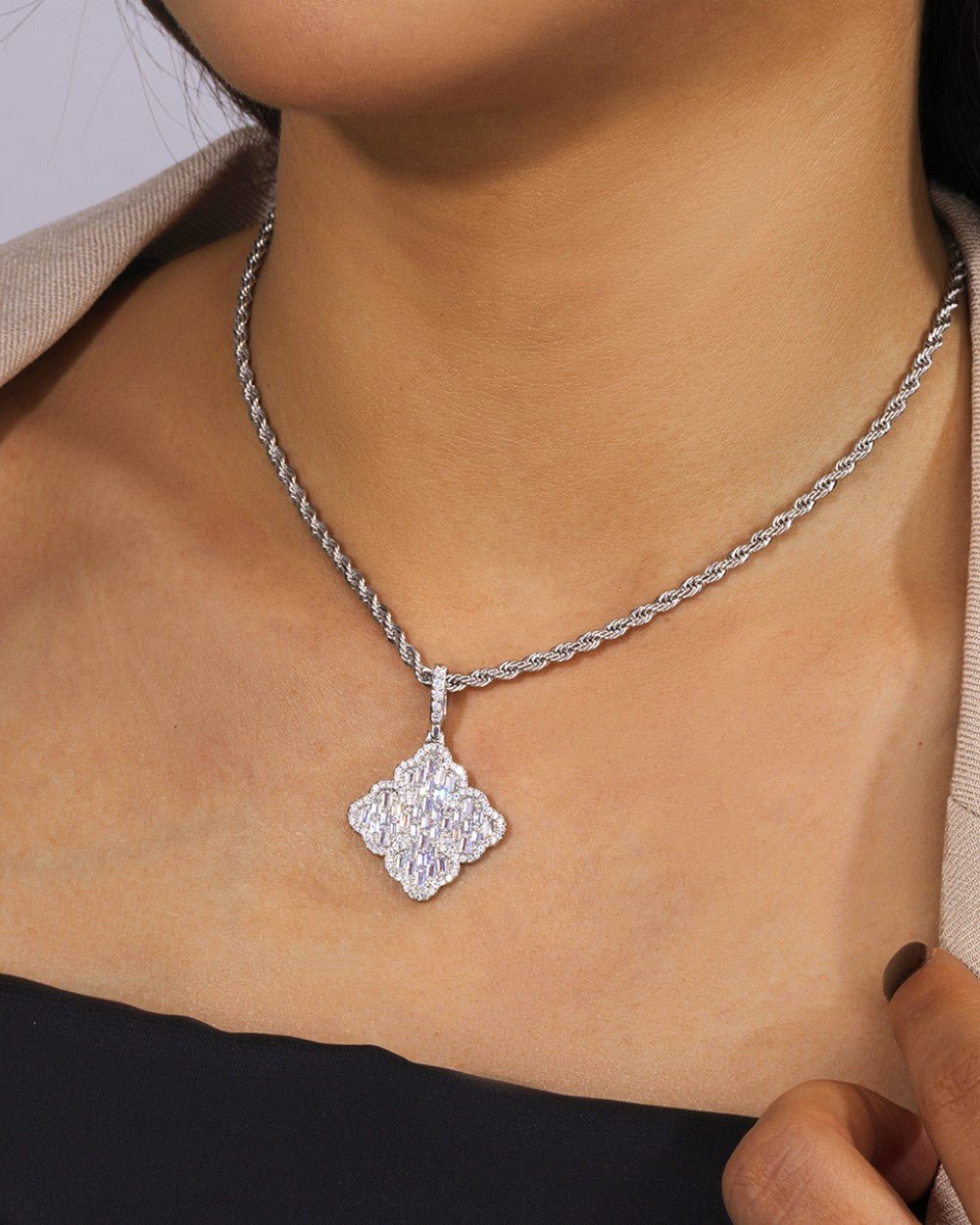 ICED CLOVER PENDANT.