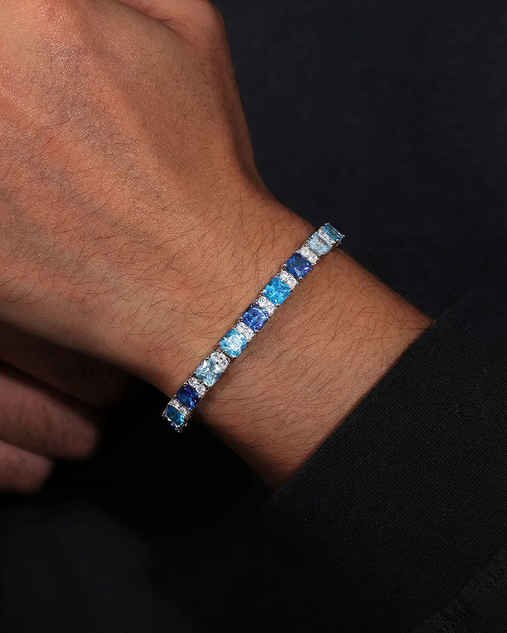 MOISSANITE OCEAN BLUE STONES BRACELET.