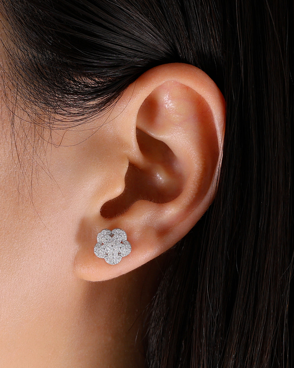 MOISSANITE FLOWER STUDS.