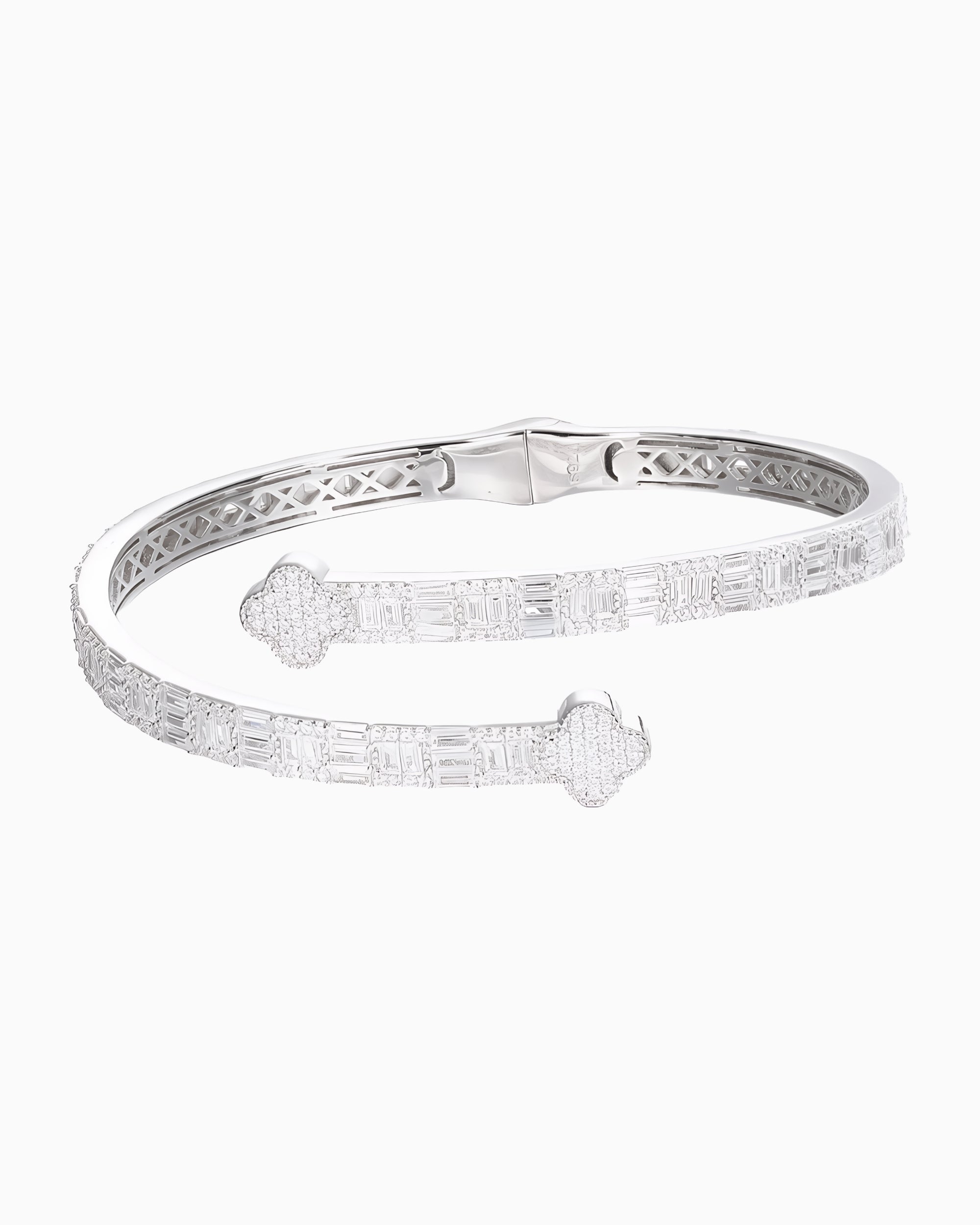 MOISSANITE CLOVER BANGLE.