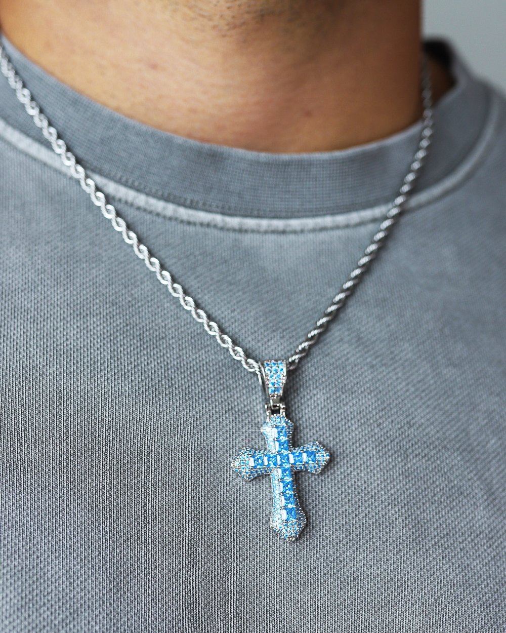BLUE CROSS PENDANT. - WHITE GOLD - Drippy Amsterdam